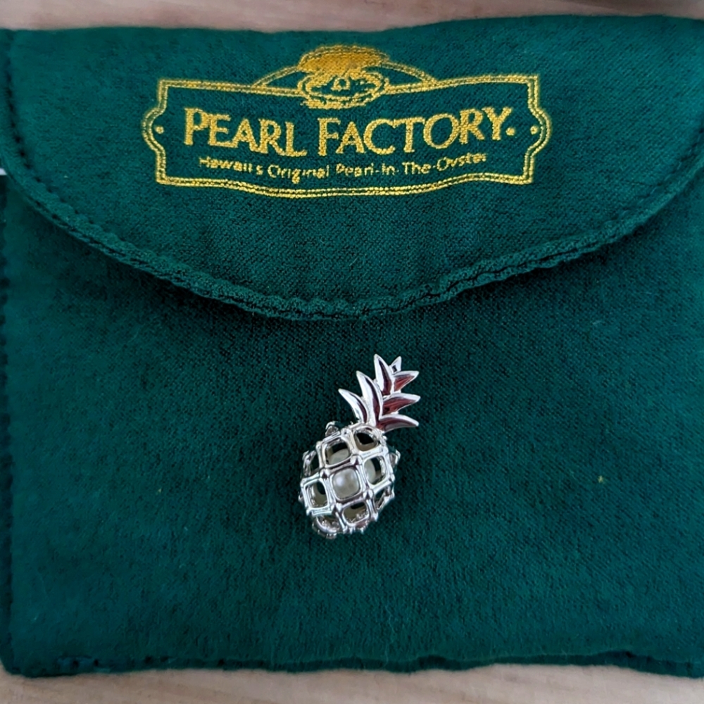 Sterling Silver Pineapple Pendant with Pearl